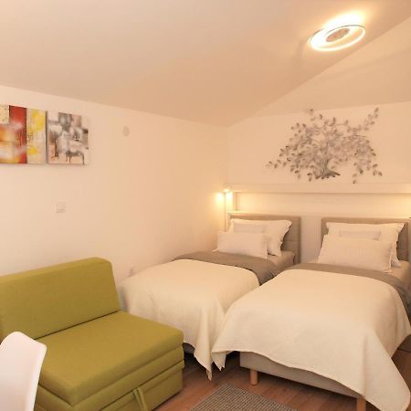 Cozy Studio Apartment Tian In Zagreb Exterior photo