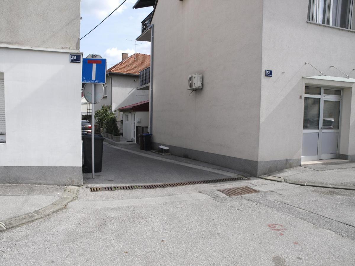 Cozy Studio Apartment Tian In Zagreb Exterior photo